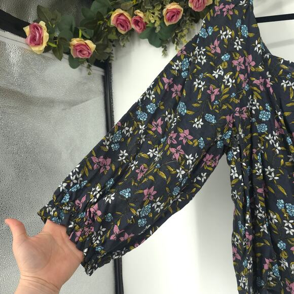 a.n.a. A New Approach Gray Lilith Floral Print Peasant Top Size 2X NWT - Picture 6 of 10